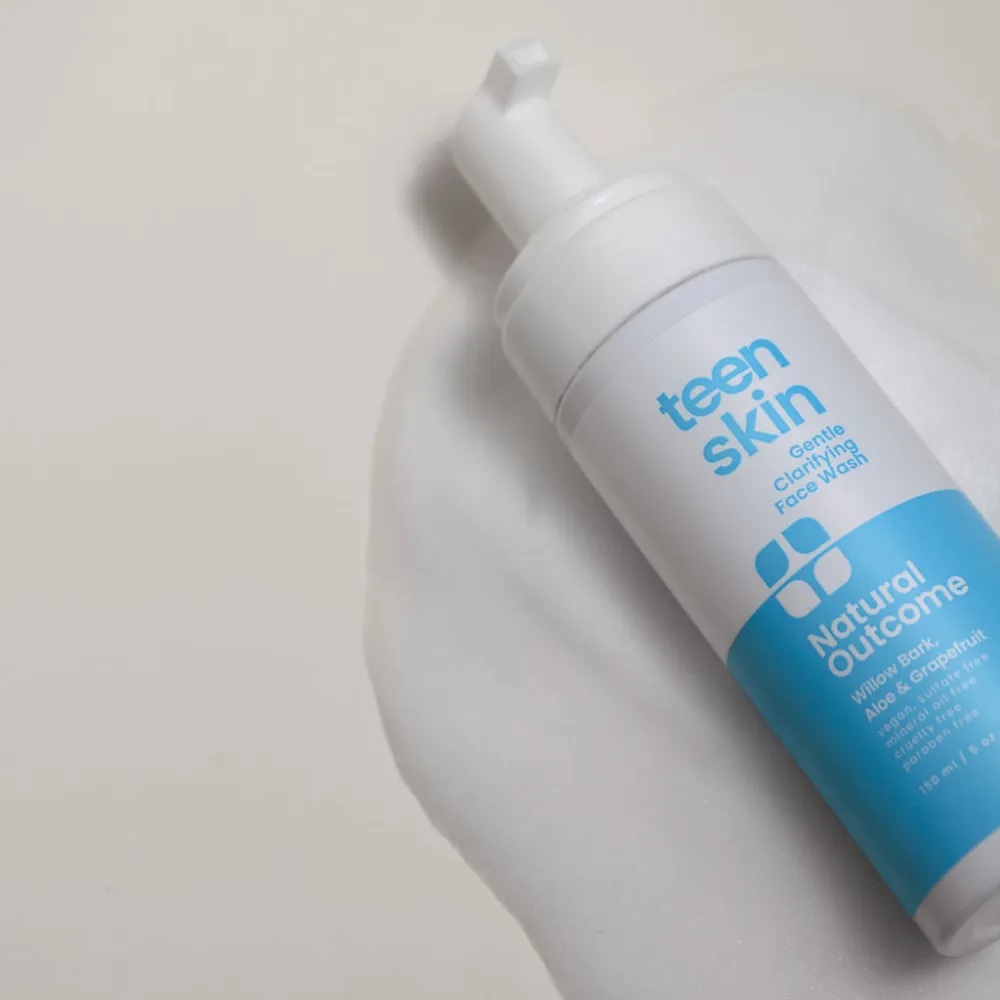 OUTCOME Teen Skin Foaming Face Wash