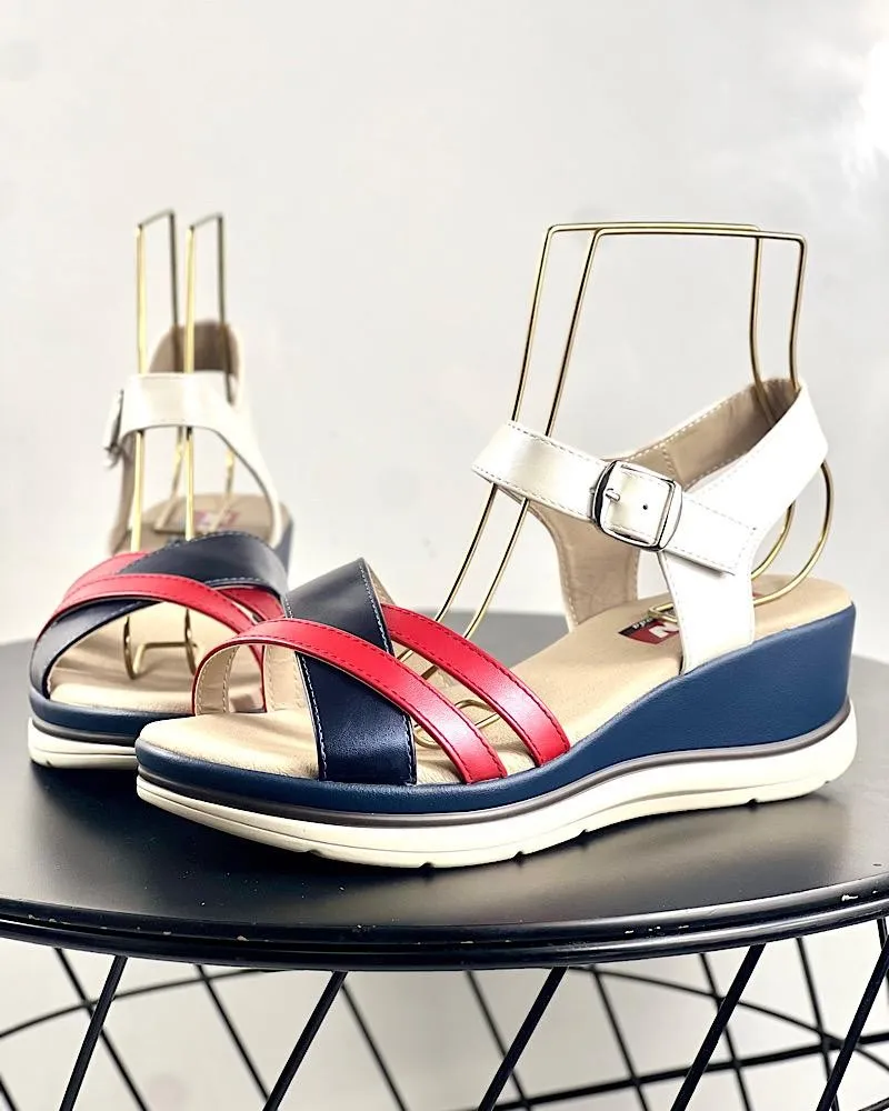 SANDALIAS PLATAFORMA CON BROCHE